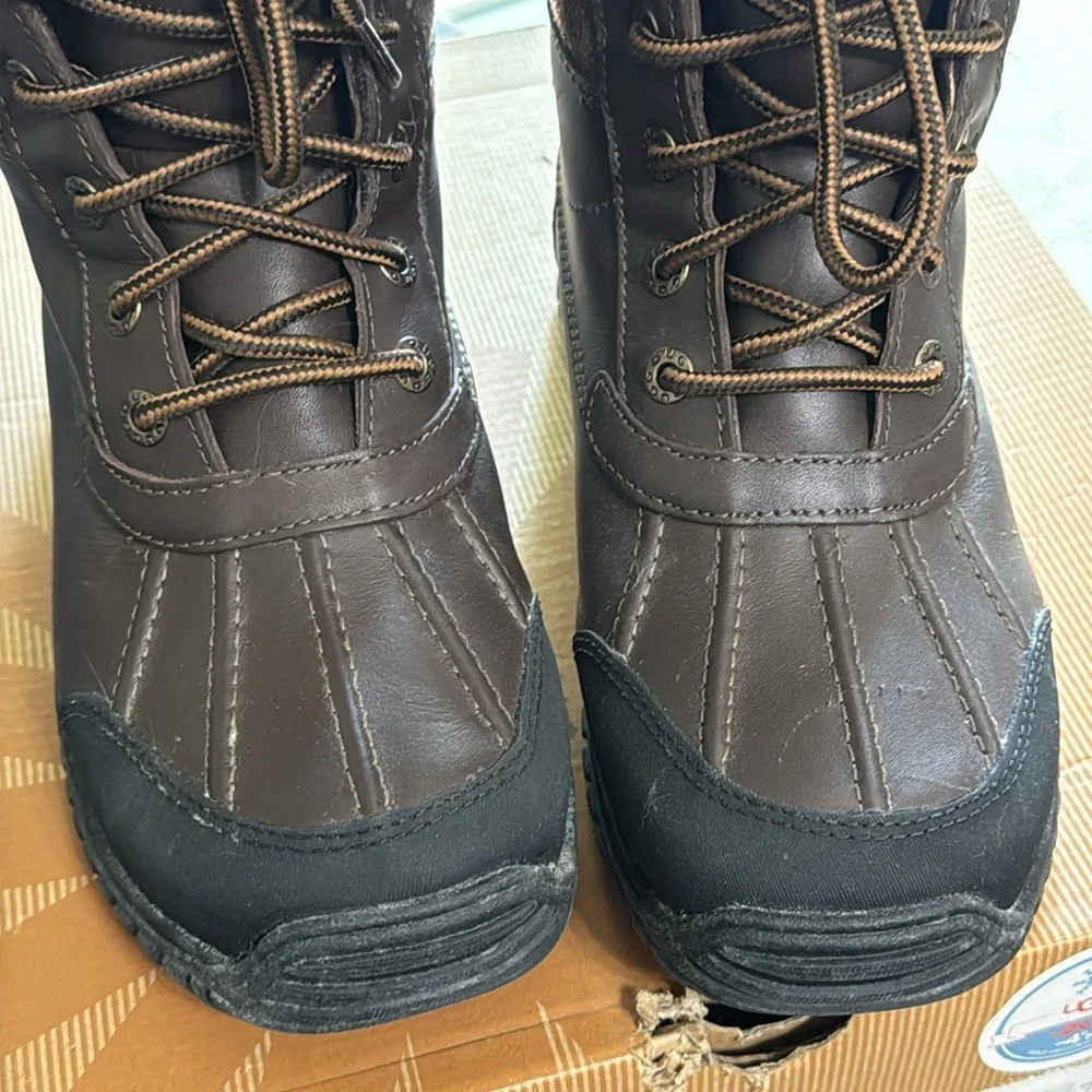 UGG Adirondack Boot ll In Brown & Black Size 7 Waterproof -4 Cold Weather Rating